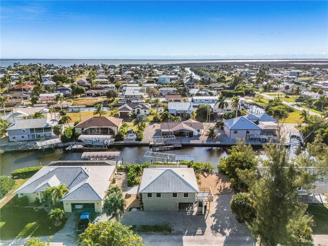 3637 Schooner LN, St. James City, FL 33956