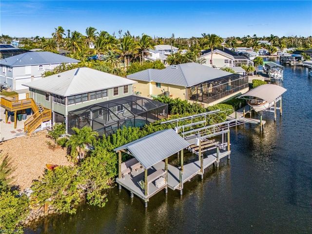 3637 Schooner LN, St. James City, FL 33956