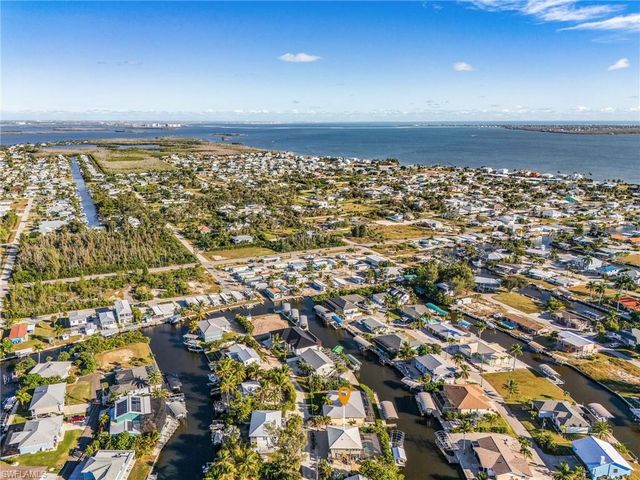 3637 Schooner LN, St. James City, FL 33956