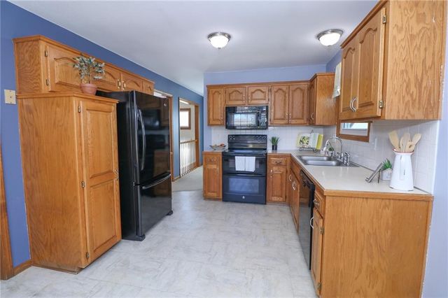 12391 S Parker Terrace, Olathe, KS 66061