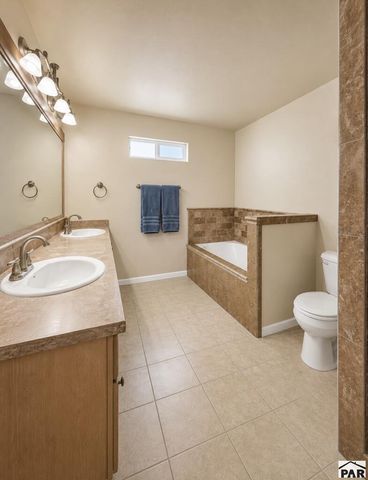 5153 Crested Hill, Pueblo, CO 81008