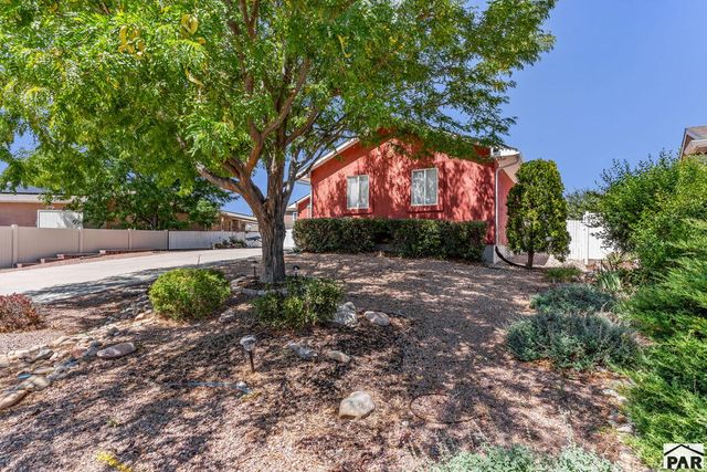 5153 Crested Hill, Pueblo, CO 81008