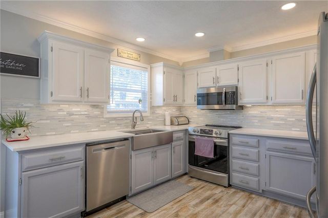 1521 Lexington Road, Pleasant Hill, MO 64080