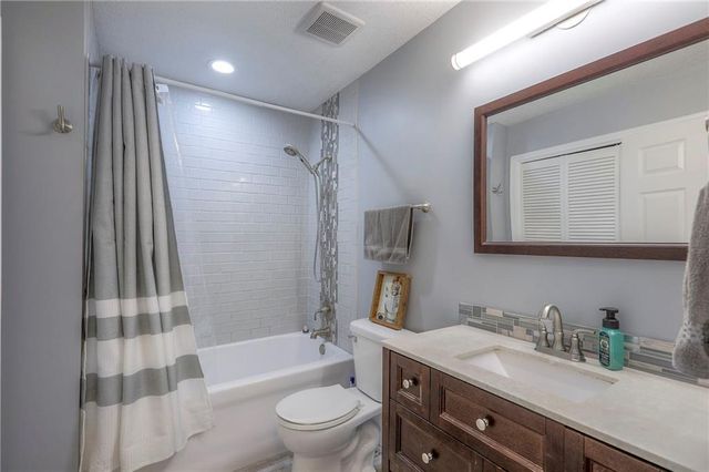 1521 Lexington Road, Pleasant Hill, MO 64080