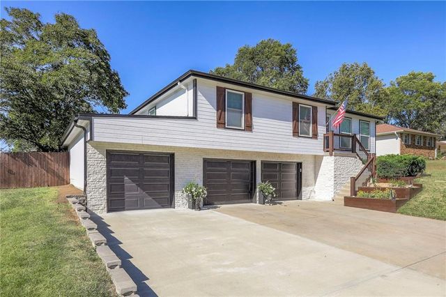 1521 Lexington Road, Pleasant Hill, MO 64080