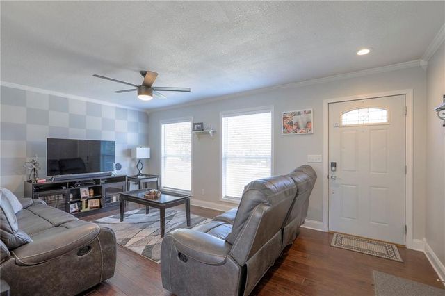 1521 Lexington Road, Pleasant Hill, MO 64080