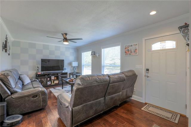 1521 Lexington Road, Pleasant Hill, MO 64080