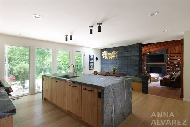 7130 Oakbrook Street, Grand Rapids, MI 49546