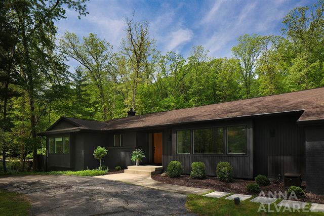 7130 Oakbrook Street, Grand Rapids, MI 49546
