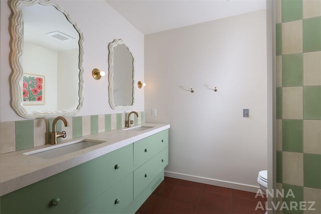 7130 Oakbrook Street, Grand Rapids, MI 49546