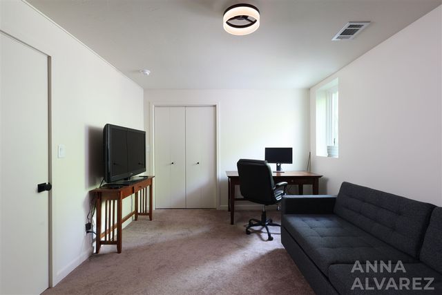 7130 Oakbrook Street, Grand Rapids, MI 49546