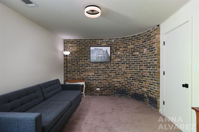7130 Oakbrook Street, Grand Rapids, MI 49546