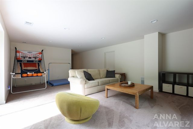 7130 Oakbrook Street, Grand Rapids, MI 49546
