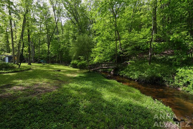 7130 Oakbrook Street, Grand Rapids, MI 49546