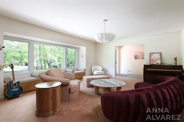 7130 Oakbrook Street, Grand Rapids, MI 49546