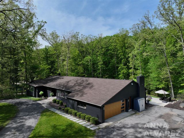 7130 Oakbrook Street, Grand Rapids, MI 49546