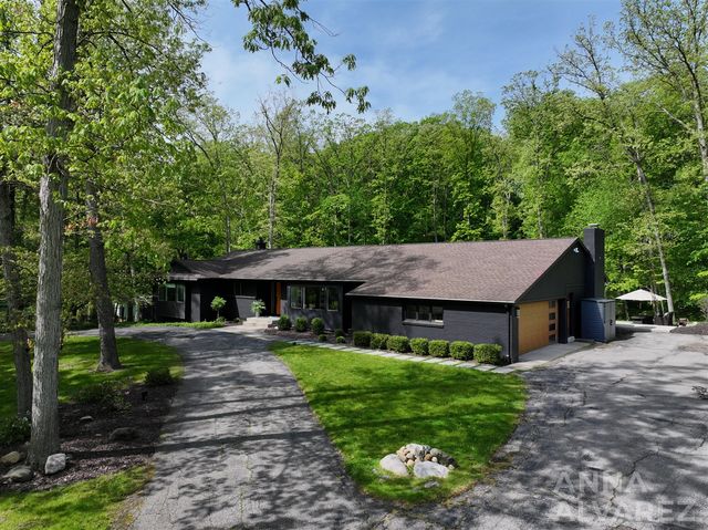 7130 Oakbrook Street, Grand Rapids, MI 49546