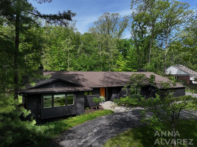 7130 Oakbrook Street, Grand Rapids, MI 49546