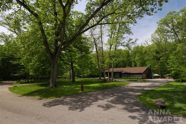 7130 Oakbrook Street, Grand Rapids, MI 49546