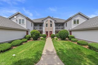 1097 Quinlan DRIVE #D, Pewaukee, WI 53072