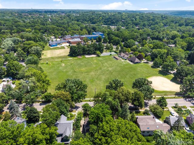 1713 Pontiac Trail, Ann Arbor, MI 48105