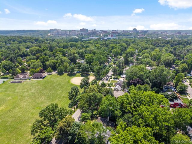 1713 Pontiac Trail, Ann Arbor, MI 48105