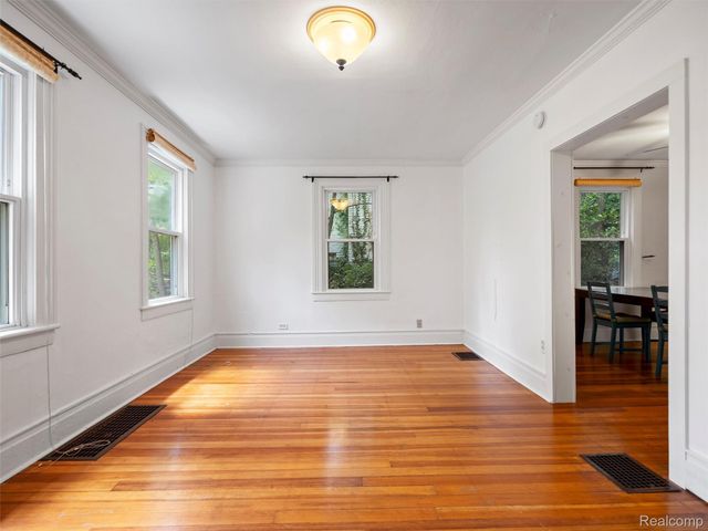 1713 Pontiac Trail, Ann Arbor, MI 48105