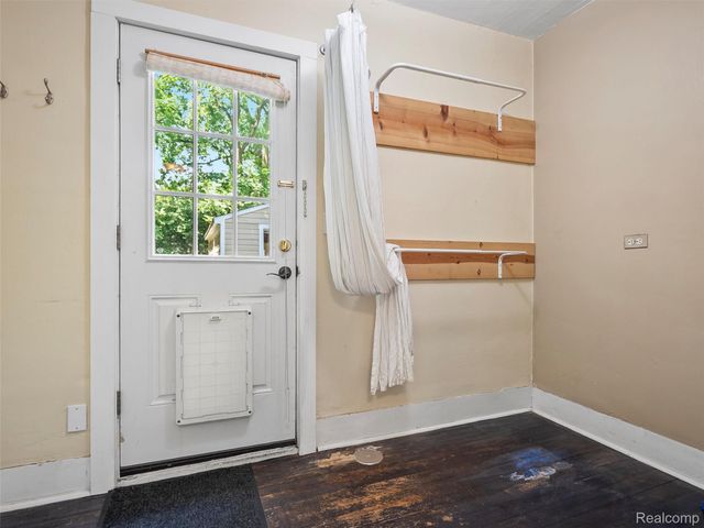 1713 Pontiac Trail, Ann Arbor, MI 48105