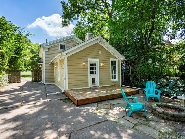 1713 Pontiac Trail, Ann Arbor, MI 48105