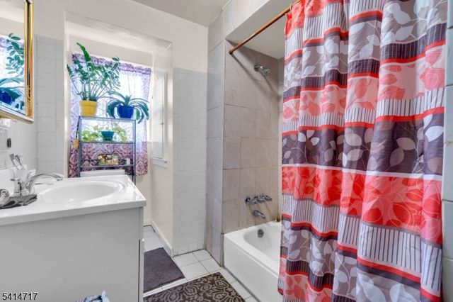 23 Washington Ter, East Orange City, NJ 07017