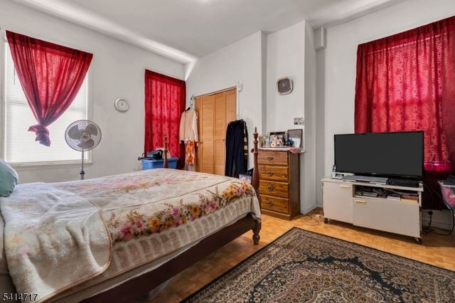 23 Washington Ter, East Orange City, NJ 07017