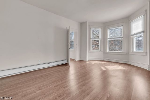 23 Washington Ter, East Orange City, NJ 07017