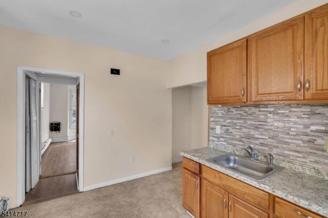 23 Washington Ter, East Orange City, NJ 07017