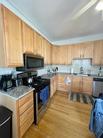 908 W WAVELAND Avenue 3, Chicago, IL 60613