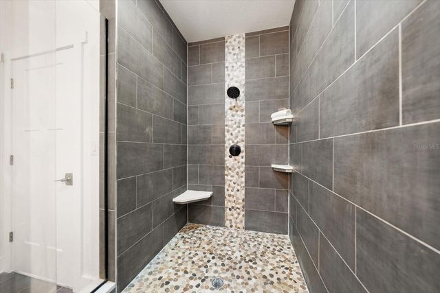 1297 SAVONA DRIVE NE, St Petersburg, FL 33702