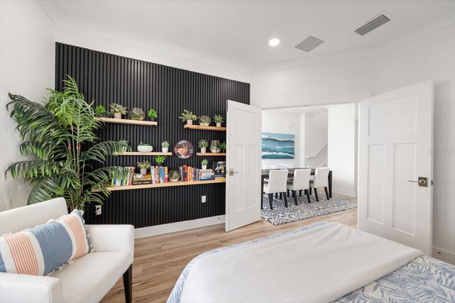 1297 SAVONA DRIVE NE, St Petersburg, FL 33702