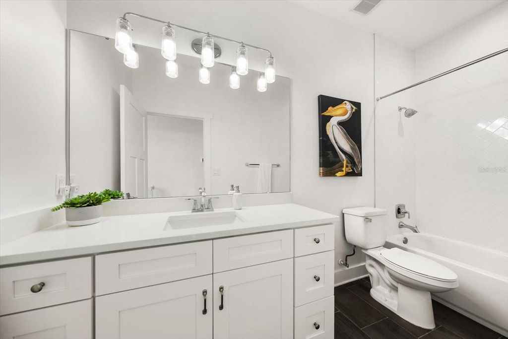 Image 20 of property listing at 1297 SAVONA DRIVE NE, St Petersburg, FL 33702