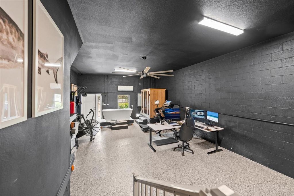 Image 31 of property listing at 1297 SAVONA DRIVE NE, St Petersburg, FL 33702