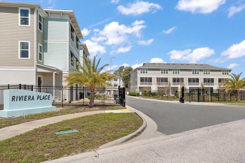 Image 32 of property listing at 1297 SAVONA DRIVE NE, St Petersburg, FL 33702