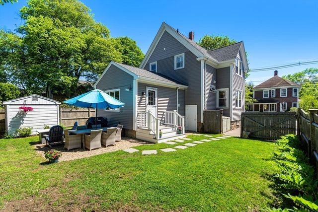8 Lincoln Street, Manchester, MA 01944
