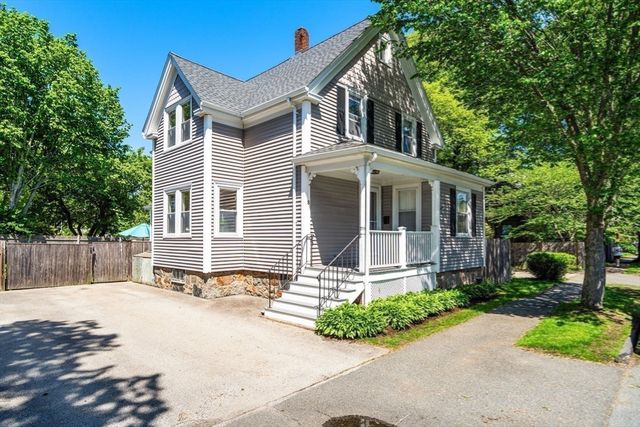 8 Lincoln Street, Manchester, MA 01944