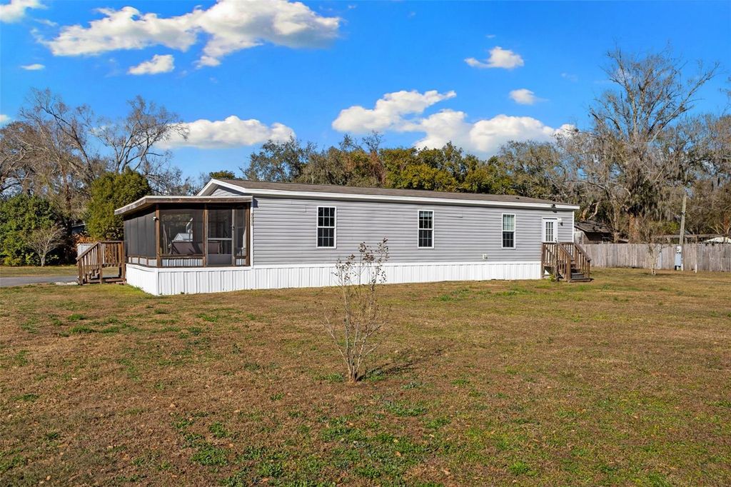 Image 2 of property listing at 6606 BOB HEAD ROAD, Plant City, FL 33565