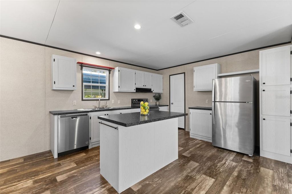 Image 12 of property listing at 6606 BOB HEAD ROAD, Plant City, FL 33565