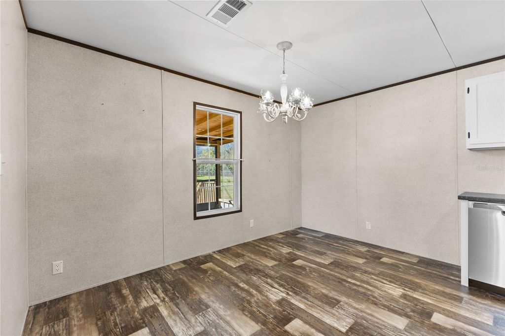 Image 8 of property listing at 6606 BOB HEAD ROAD, Plant City, FL 33565