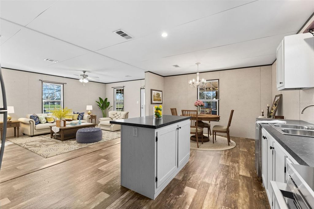 Image 9 of property listing at 6606 BOB HEAD ROAD, Plant City, FL 33565