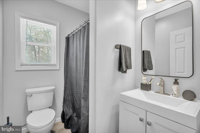 6378 MONMOUTH DR, Mays Landing, NJ 08330