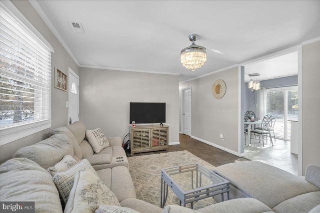 6378 MONMOUTH DR, Mays Landing, NJ 08330