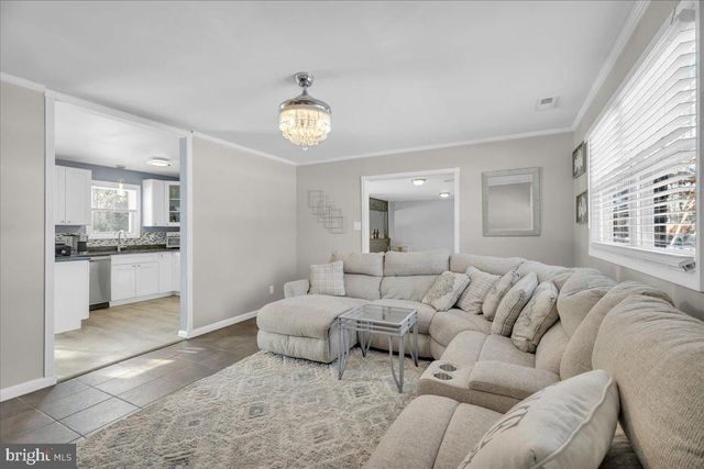 6378 MONMOUTH DR, Mays Landing, NJ 08330