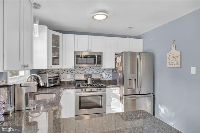 6378 MONMOUTH DR, Mays Landing, NJ 08330