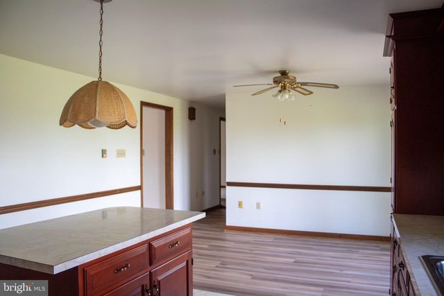 5237 SUNSET LN, Gap, PA 17527